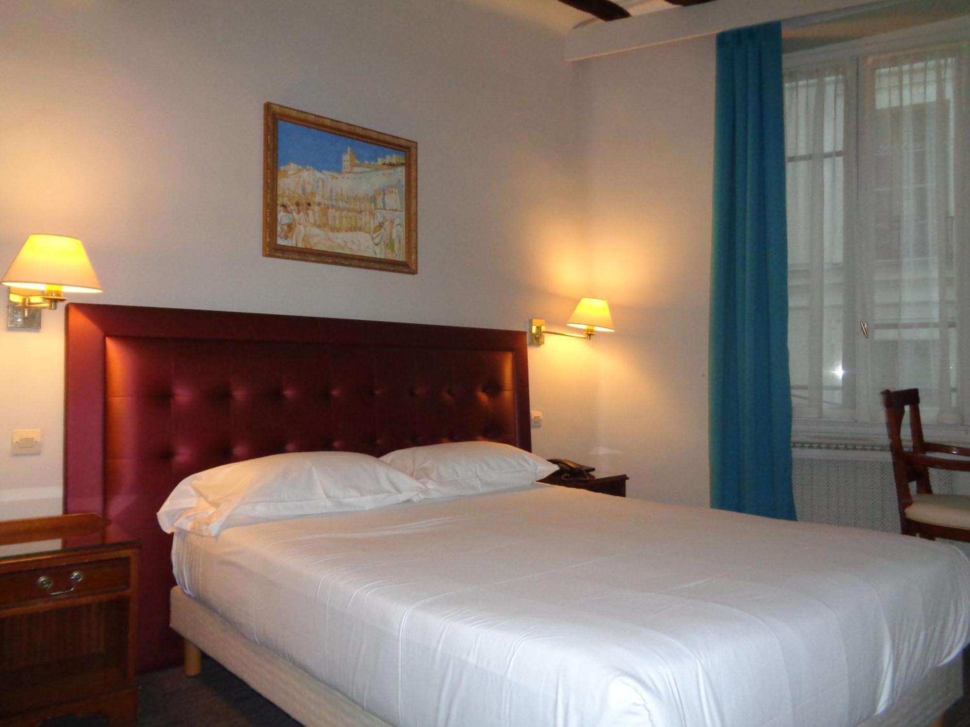 Hotel Les Degres De Notre Dame Paris Luaran gambar